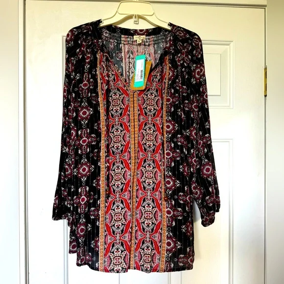 Mason & Belle Caseey Tassel Detail Top - Picture 3 of 7